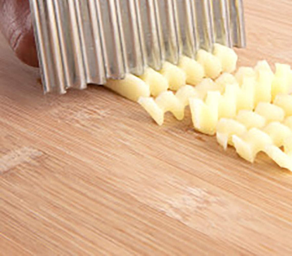 Multifunctional Stainless Steel Potato Wavy Knife Cutter Crinkle Chip Cutter Potato Slicer Stainless Steel Corrugated Knife Wavy Cutter French Fry Cutter Kitchen Gadget Cucumber Carrot Fruit Vegetable