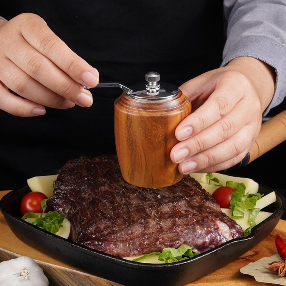 1 Piece Set Solid Wood Salt and Pepper