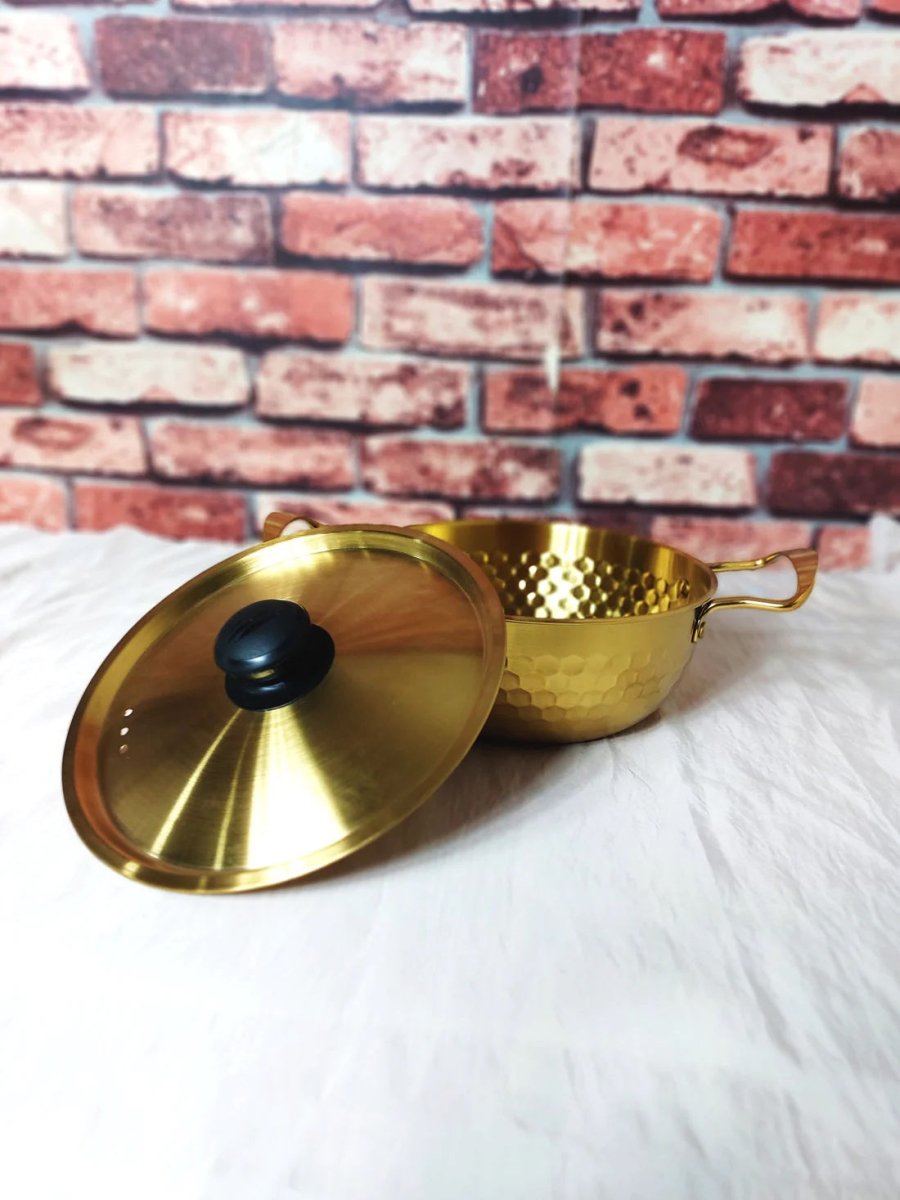 3 Piece Golden Hexagonal Pattern Serving Ramen Pots with Lids