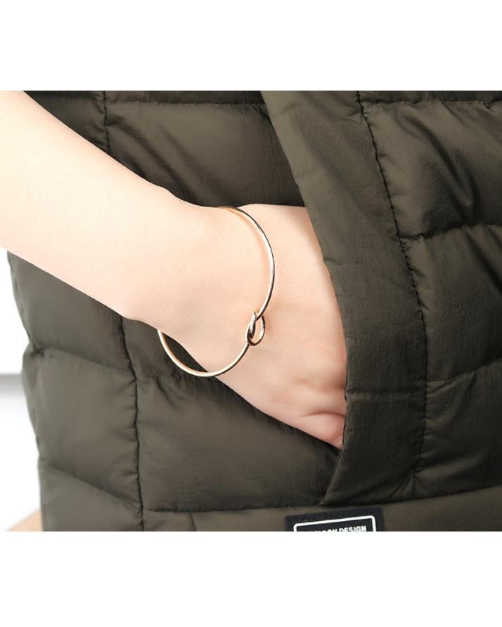 Knot Shaped Silver Plated Bracelet