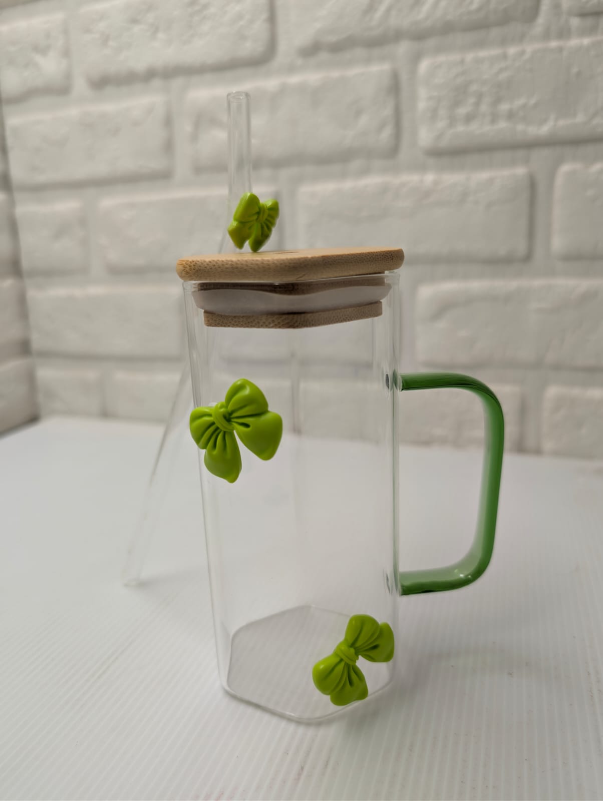 Green Bow Hexagonal Glass Tumbler with Straw