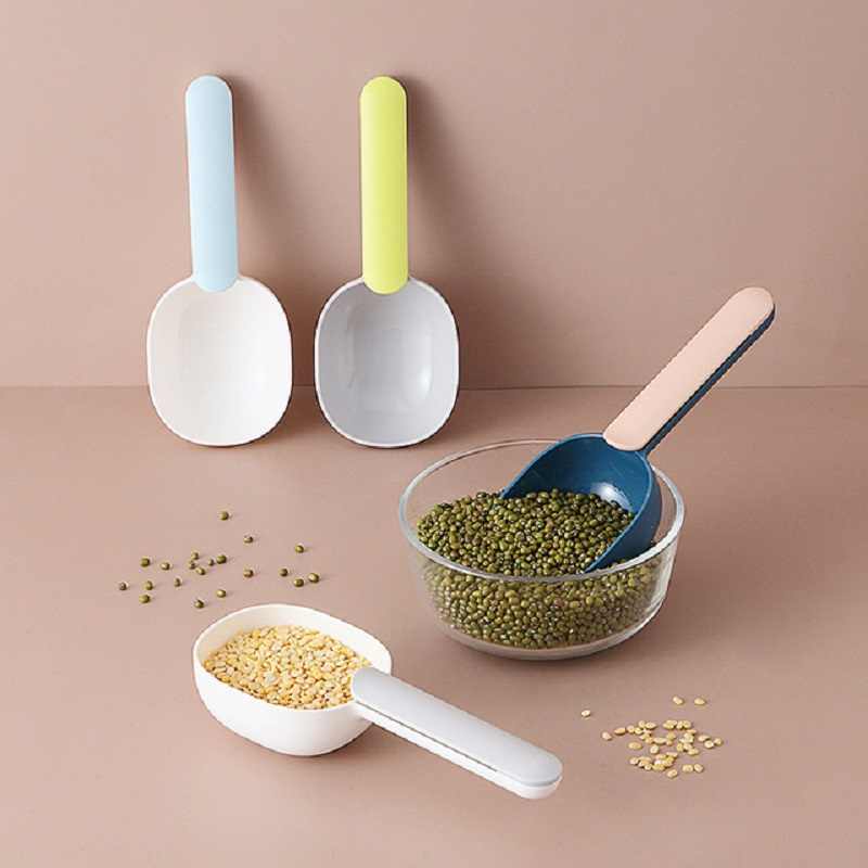 Random Color Plastic Kitchen Shovel Bucket-Shaped Spoon With Bag Seal Clip, Multi-Functional Rice Spoon Ice Cream Spoon, Seal clip bag