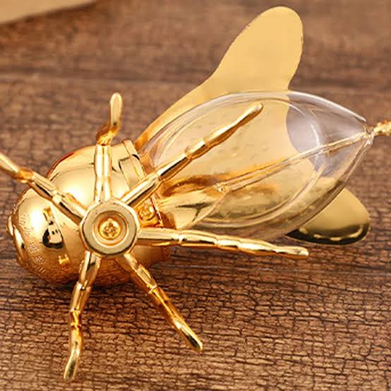 Honey Bee Shape Glass Honey Pot