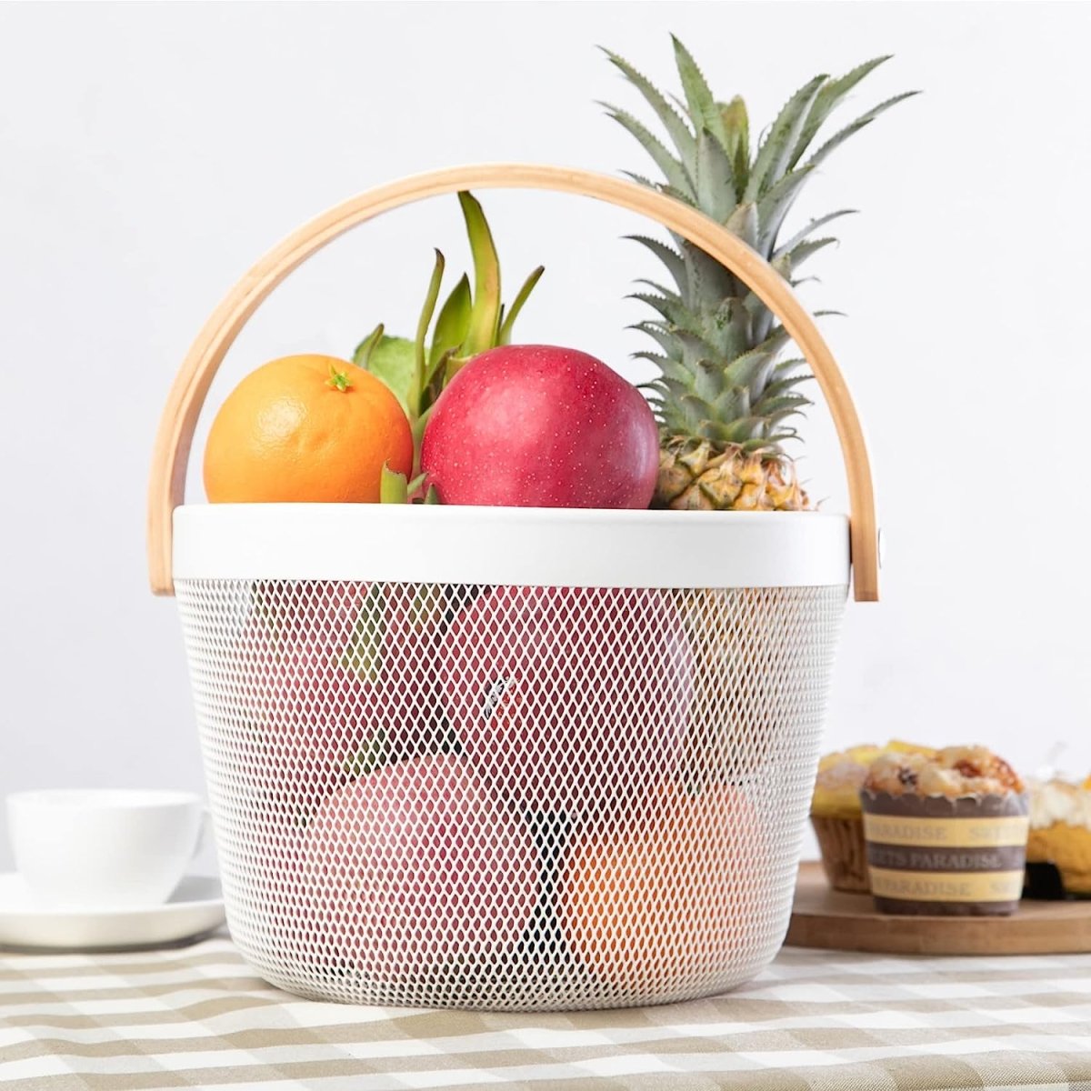 Round Metal Mesh Basket with Wooden Handle