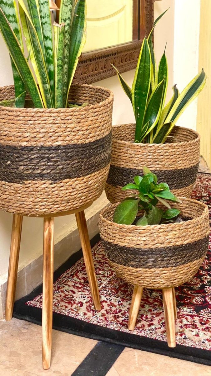 Seagrass Standing Planter Plant Pots With Wooden Legs